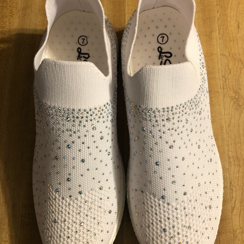 La Sheelah Rhinestone Shoes Sneakers NWT Size 7